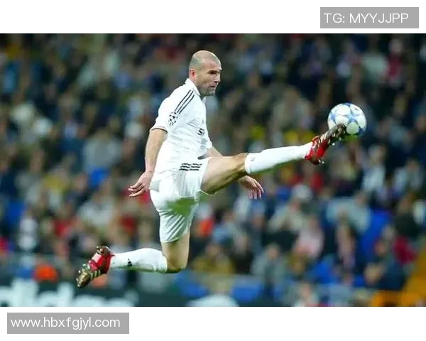 球星专辑：探索足球传奇人物的辉煌历程与传奇时刻